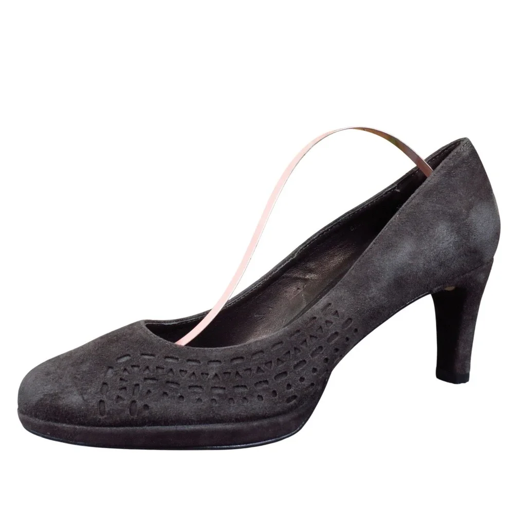 Vaneli Womens Size 6.5 Narrow Brown Suede‎ Heeled Pumps Dress Classic
